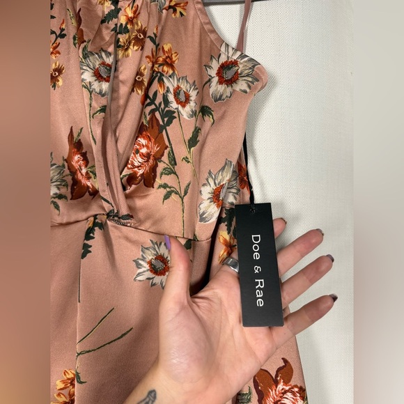 Doe & Rae Pink Floral Satin Halter Top Medium - Picture 5 of 10